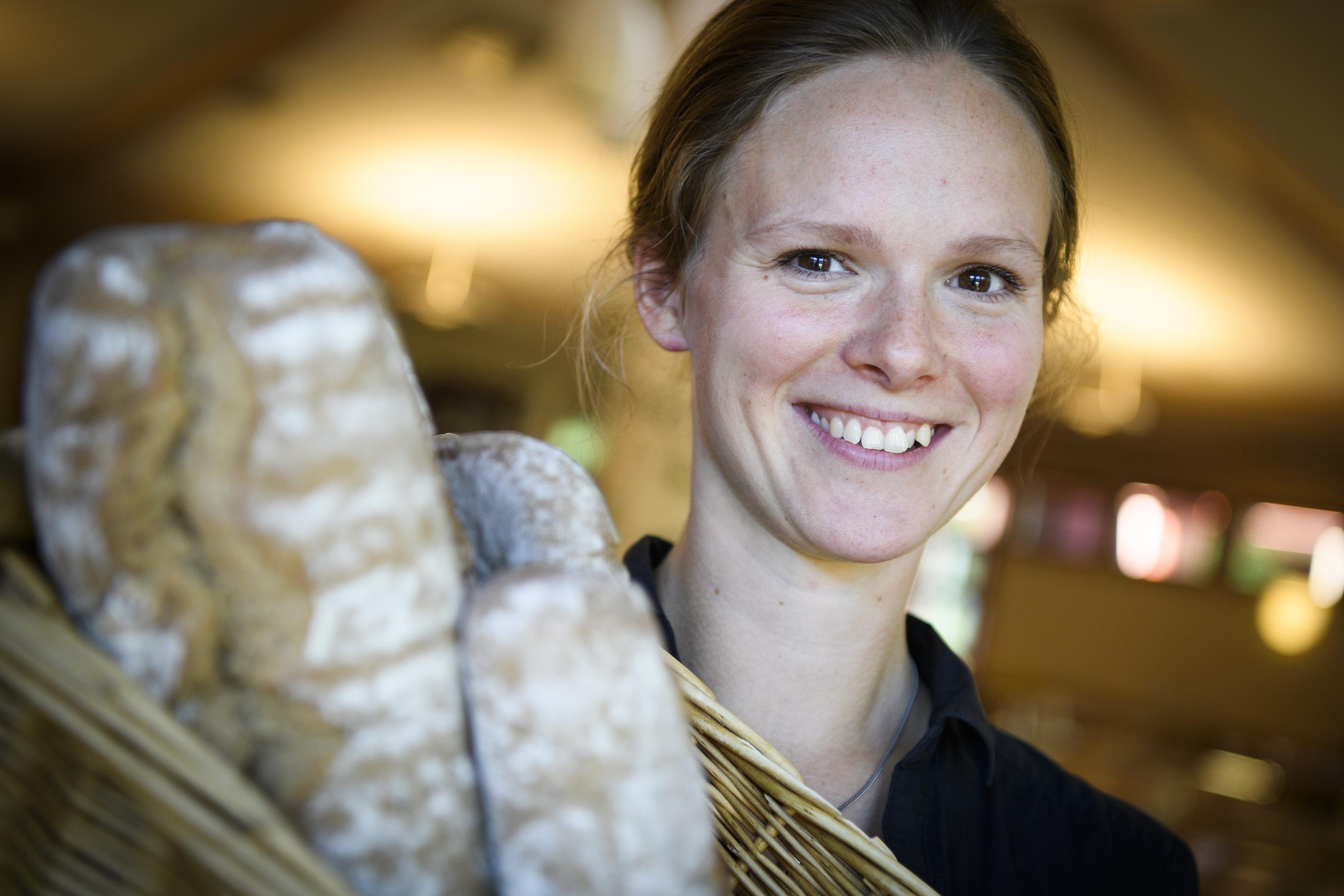 Servitris på Stiftsgården. Fotograf: Magnus Aronson
